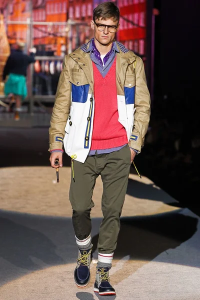 Look 8